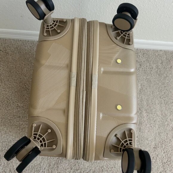 Samantha Brown 22" Hardside Carry-On Spinner , Luggage CHAMPAGNE nwt - Picture 2 of 14
